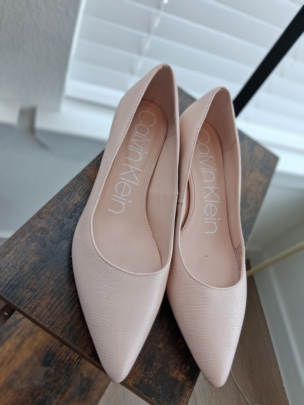 Calvin Klein Women's Pale Pink Pointed-Toe Flats